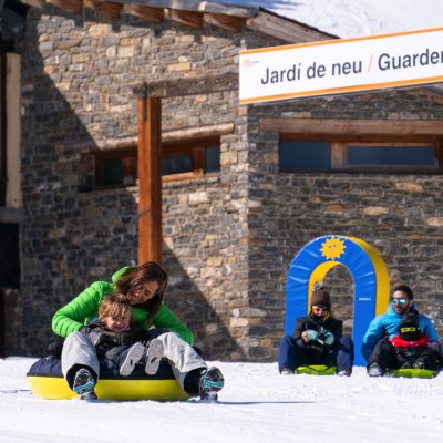 Family resorts: in the snow with kids (2/2)