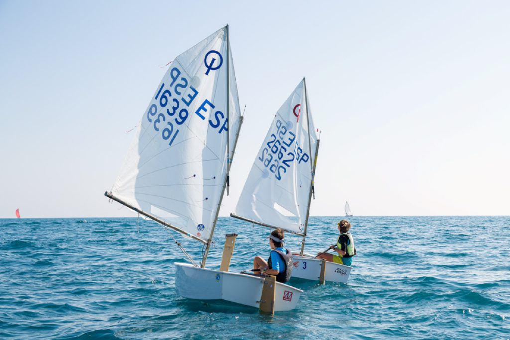 Vela ligera Optimist Club nautic Salou